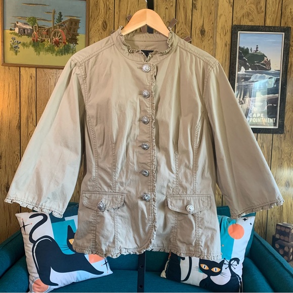 Lightweight Khaki Buttons & Ruffle Jacket - Picture 7 of 9